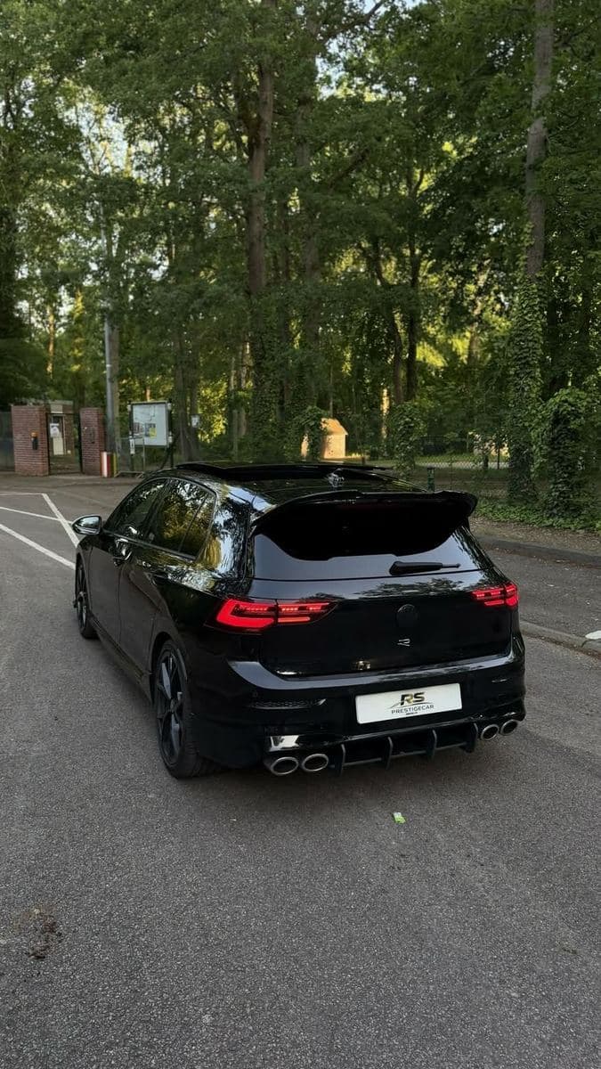 Volkswagen Golf 8 R — photo