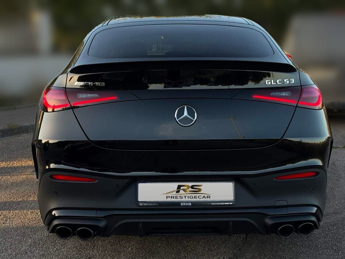 Mercedes-AMG GLC 53 Coupé noir de RS Prestige Car, vue arrière, quatre sorties